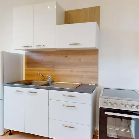 Апартаменты Comfortable Rue Gustave Brindeau Гавр