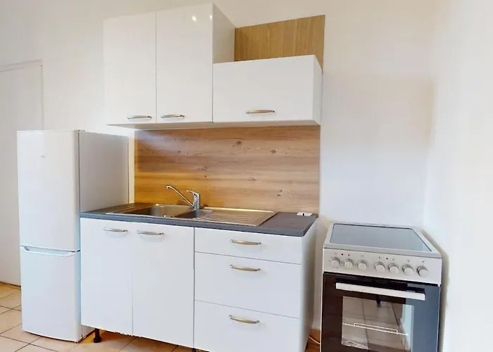 Апартаменты Comfortable Rue Gustave Brindeau Гавр